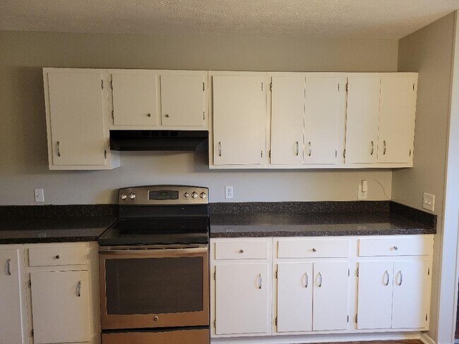 Kitchen - 60 Barley Dr