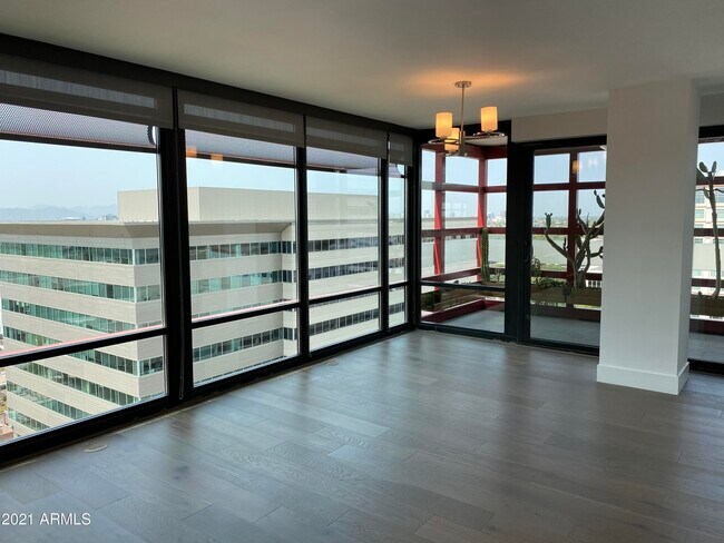 Foto del edificio - 4808 N 24th St