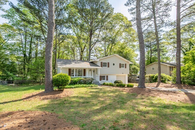 Foto del edificio - 6310 Thornhedge Dr