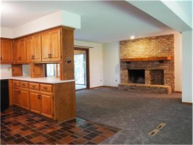 Building Photo - 7880 Marigold Rd