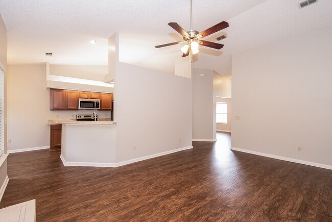 Foto del edificio - 3413 Deerfield Pointe Dr