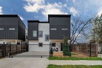 Building Photo - 5407 Lee St
