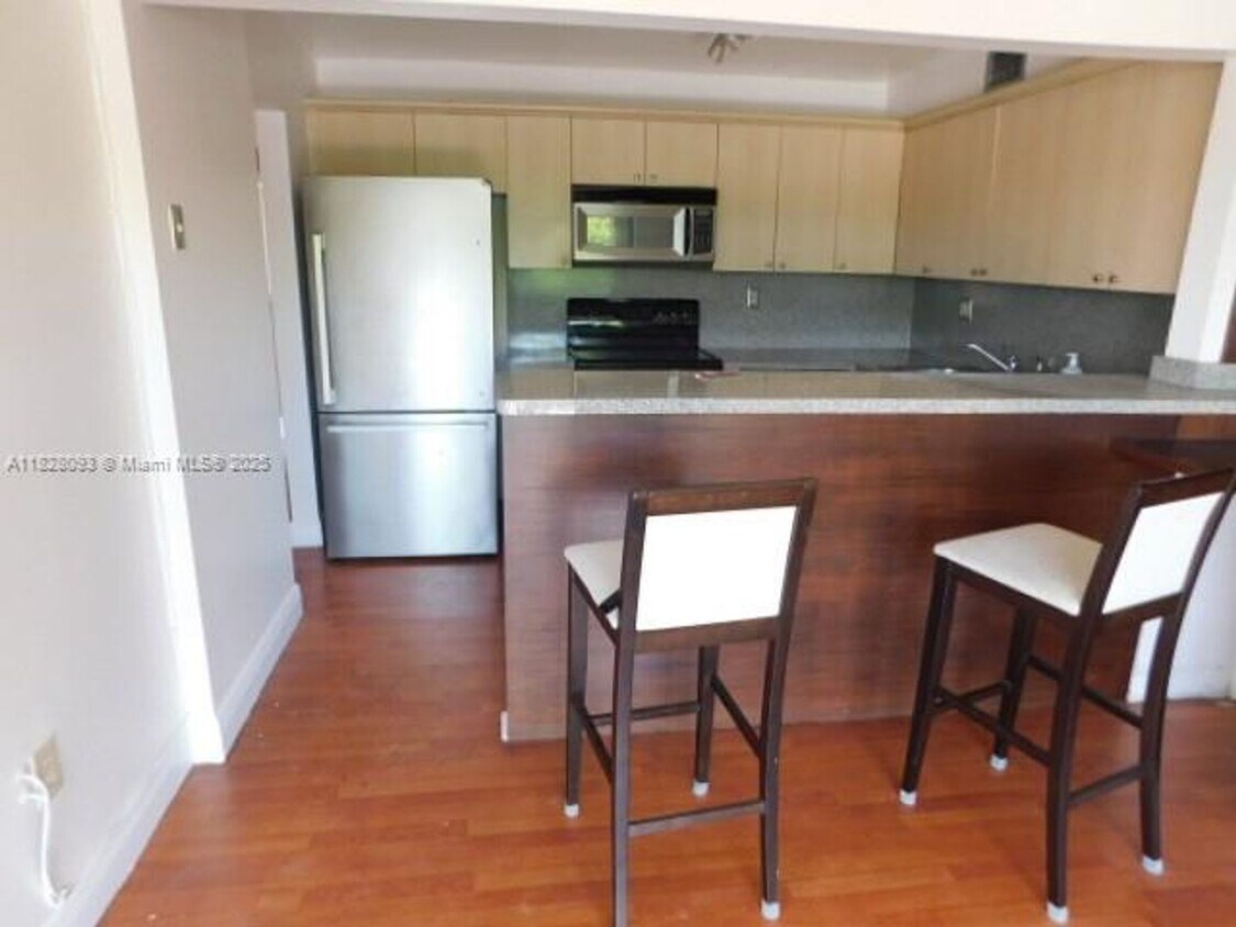 Foto principal - 5900 SW 127th Ave