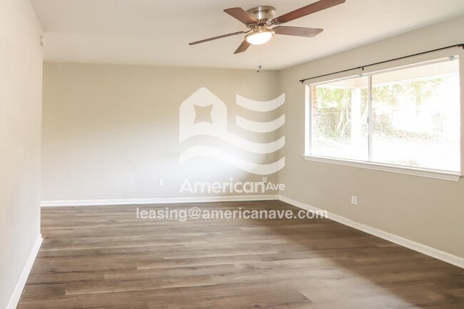 Building Photo - 1327 Ridgeview Rd