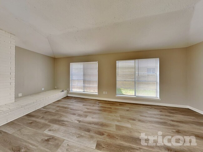 Building Photo - 6826 Blue Ridge Dr