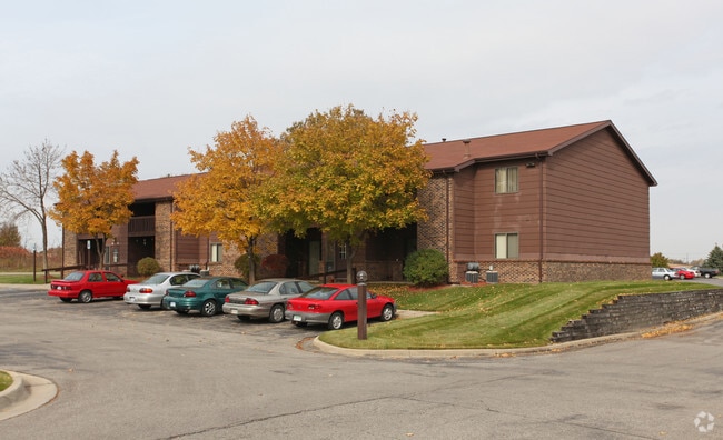 Maple Tree Village Apartments Charlotte Mi Apartments Com