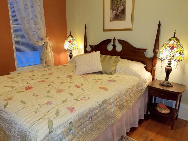 Building Photo - 1317 E 1st St