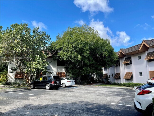 Building Photo - 9456 SW 77th Ave