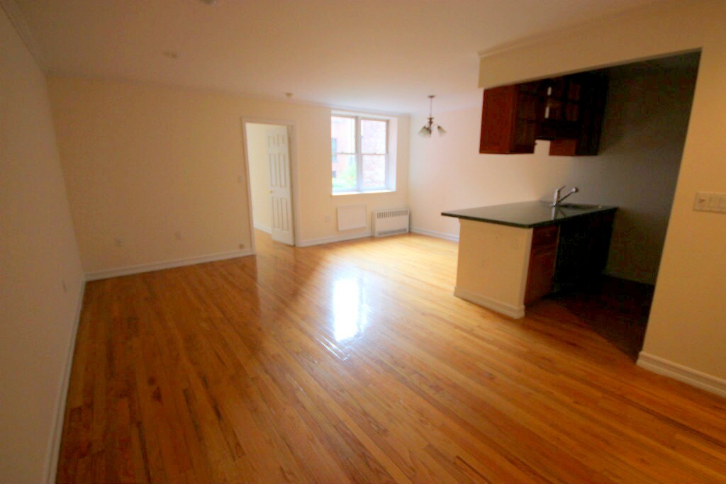 Building Photo - 28 W 96th St