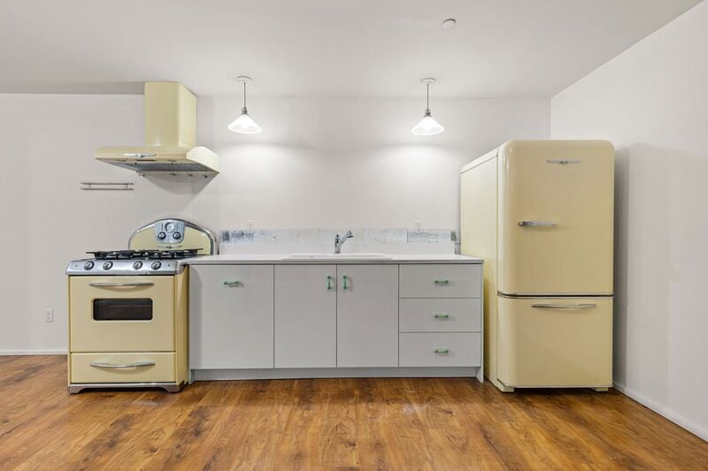 Foto principal - 3923 NE Mallory Ave