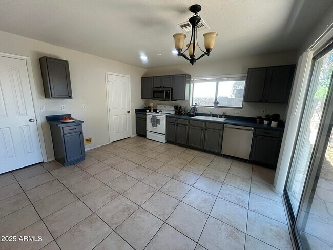 Foto del edificio - 2274 E Hazeltine Way