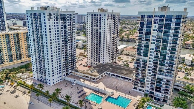 Building Photo - 2101 S Ocean Dr