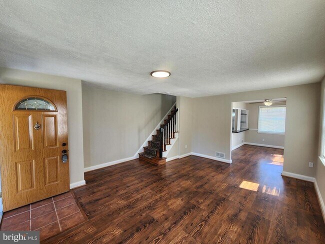 Foto del edificio - 1925 Ewald Ave