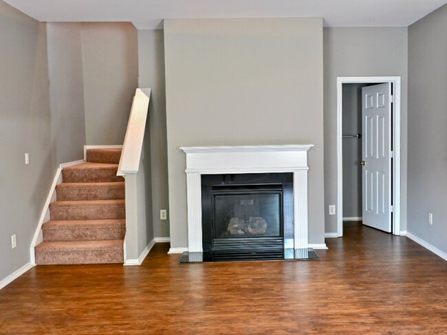 Foto del edificio - 7404 Loyalist St