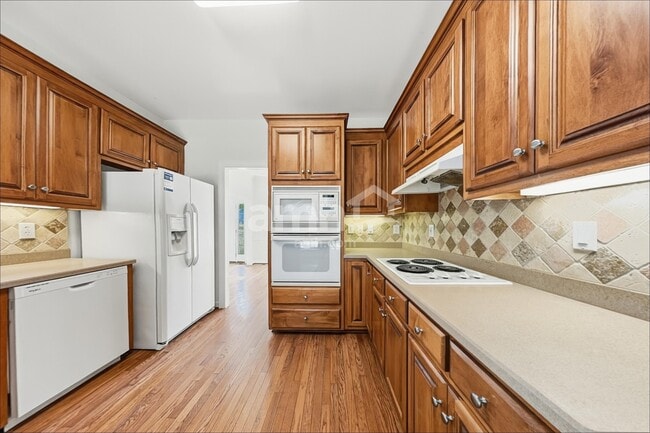 Building Photo - 4030 Belle Meade Cir