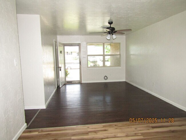 Foto del edificio - 407 NW Compass Dr