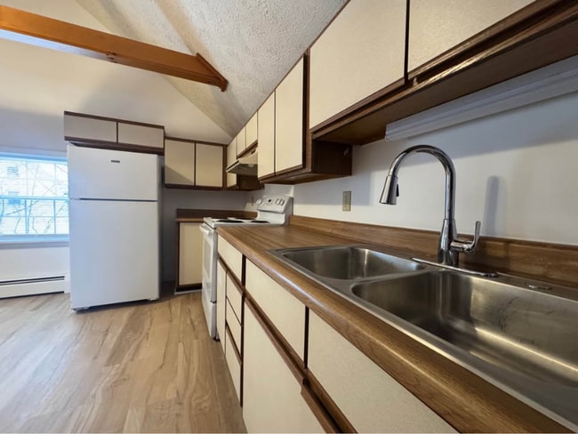 Building Photo - 73 High St