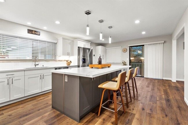 Building Photo - 14653 Ramstad Dr