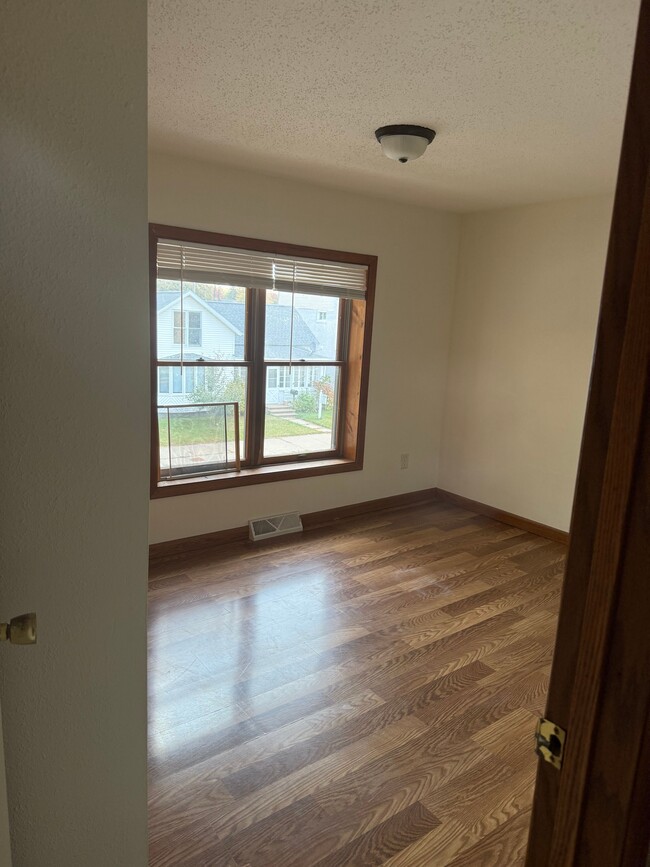 Foto del edificio - 2172 Strongs Ave