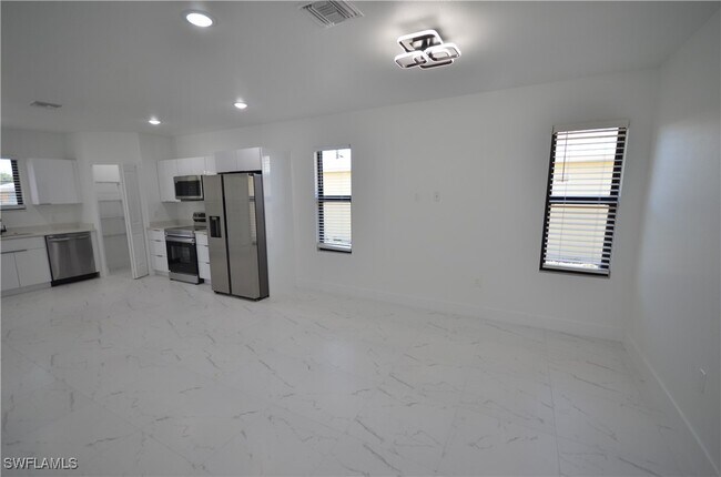 Foto del edificio - 2132 Barker Blvd