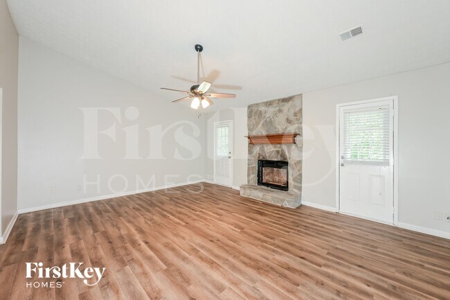 Foto del edificio - 7460 Taylor Rd
