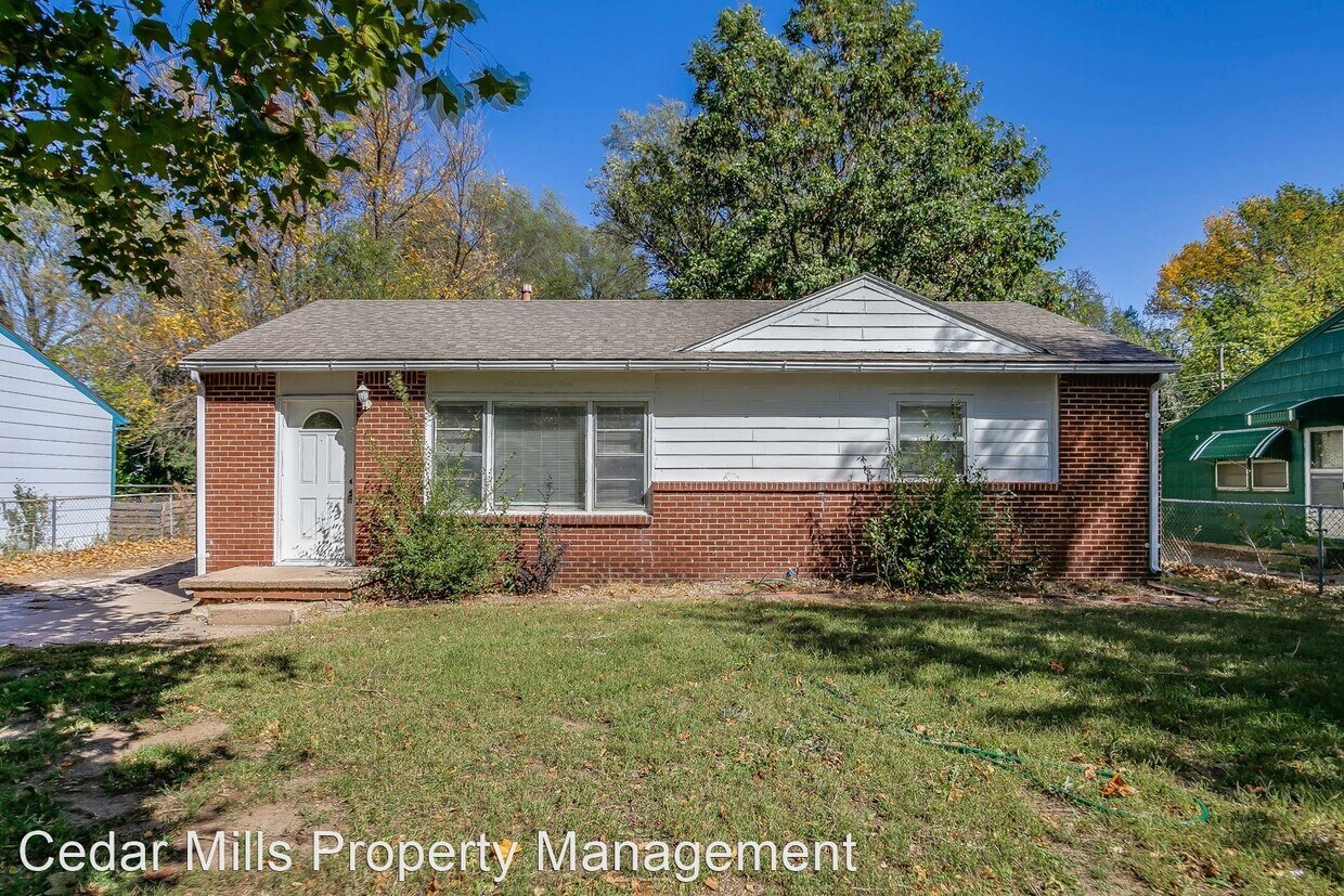 Primary Photo - 3 br, 1 bath House - 1624 E. Denver Dr.