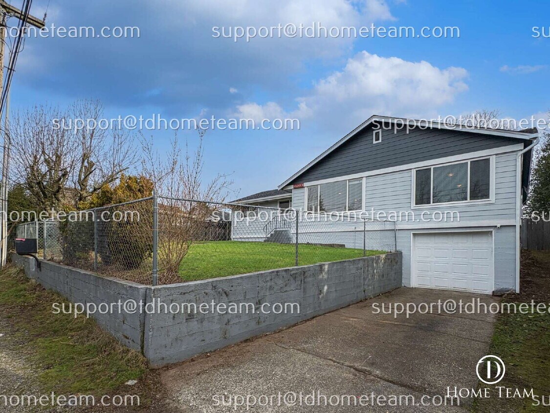 "Charming 4-Bed Family Home in SeaTac with Granite Countertops & Hardwood Floors!" - "Charming 4-Bed Family Home in SeaTac with Granite Countertops & Hardwood Floors!"