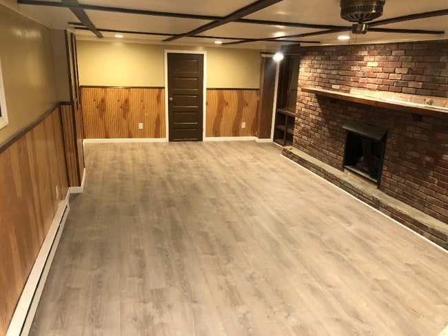 Building Photo - 21 S Loveland Ave