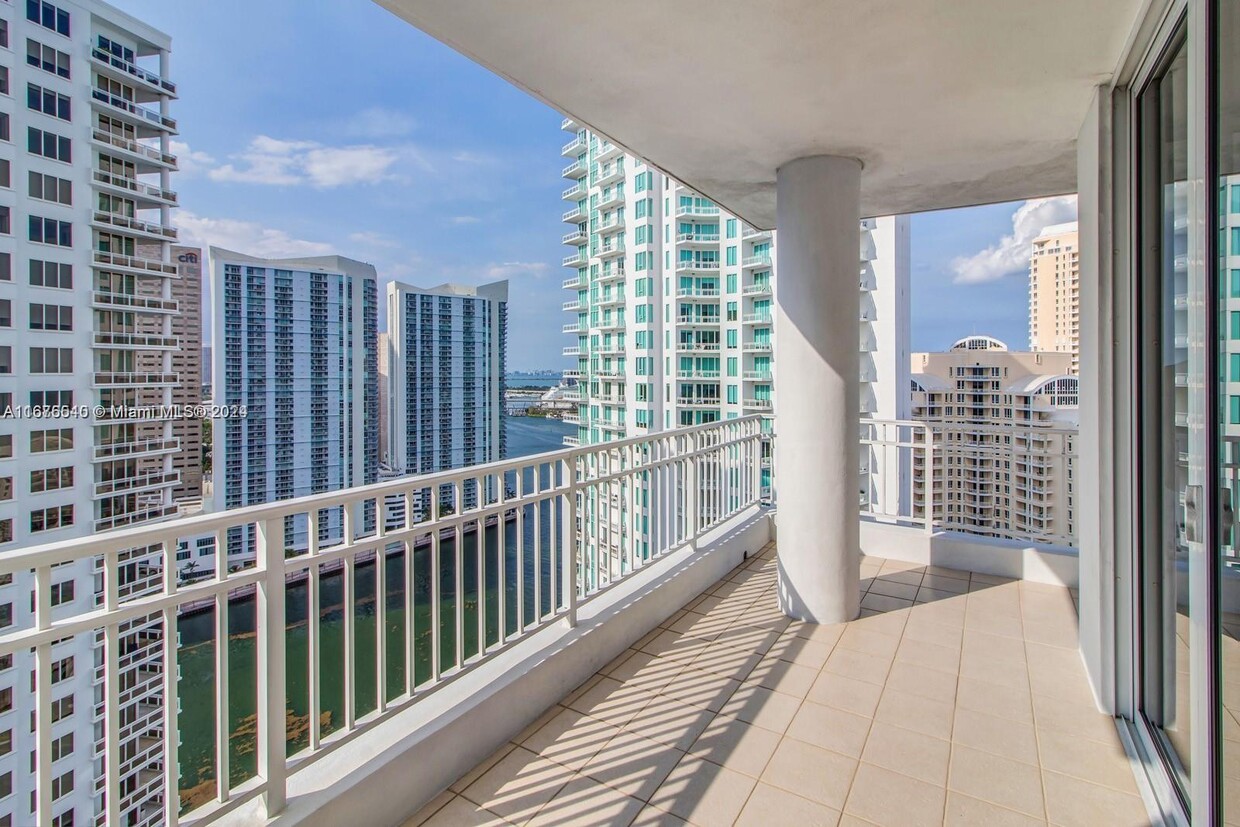 Foto principal - 801 Brickell Key Blvd