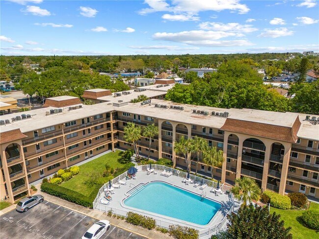 Foto del edificio - 2525 W Bay Dr