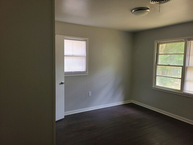 Building Photo - 3 Bedroom 2 Bathroom house for rent in Abi...