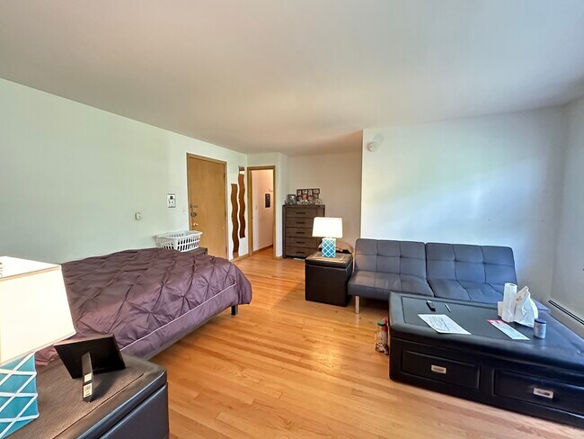 Foto del edificio - 5651 N Miltimore Ave