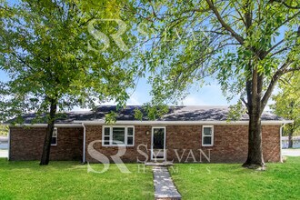 Building Photo - 201 N Franklin St