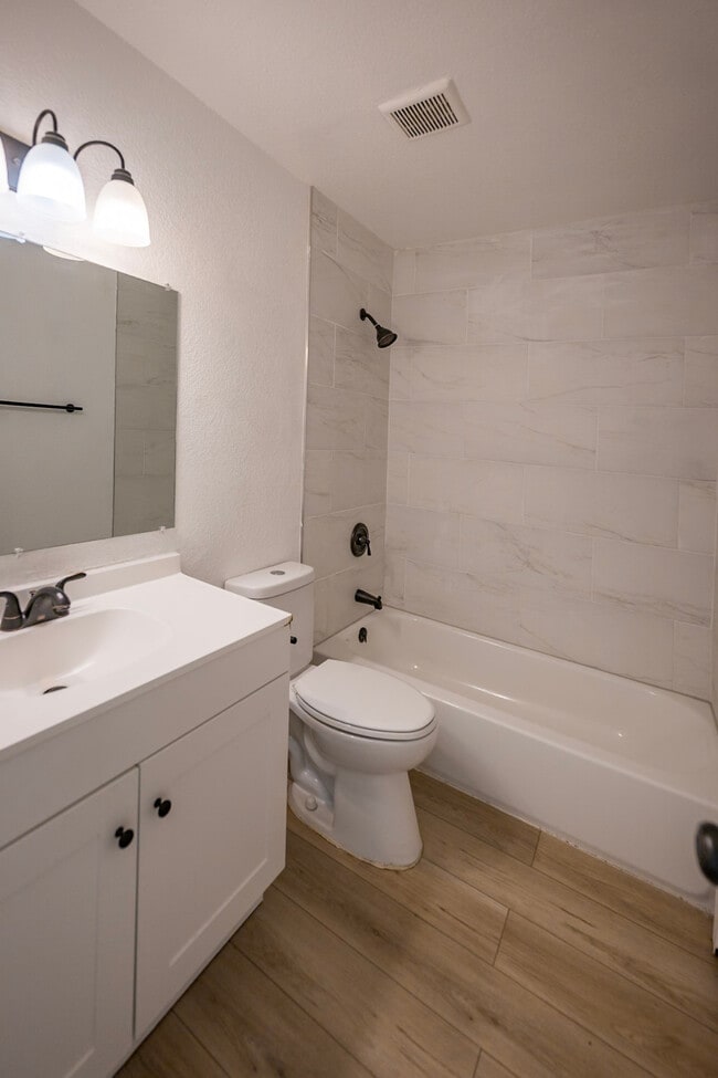 Building Photo - Quitman Grove Apartments