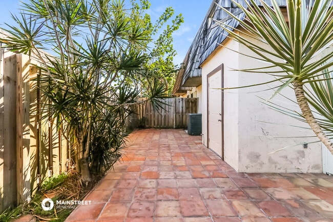 Building Photo - 4120 Palm Bay Cir