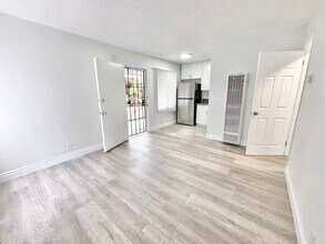Building Photo - 4241 Van Horne Ave