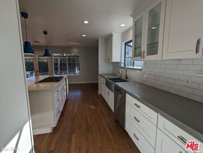 Building Photo - 3 br, 1.5 bath House - 6442 Royer Ave