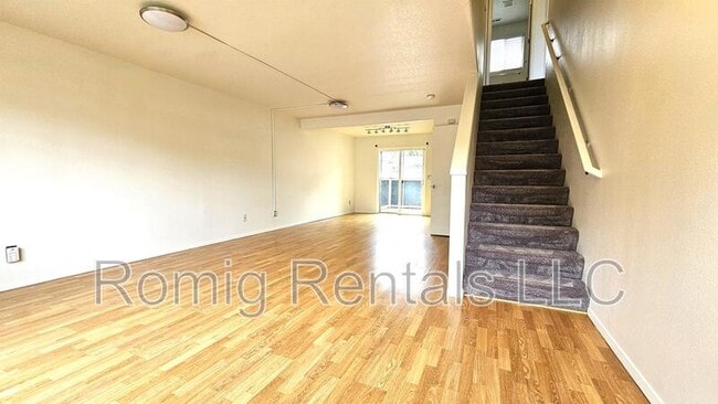 Photo - 6709 NE 55th St House