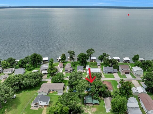 Foto del edificio - 683 Water View Dr