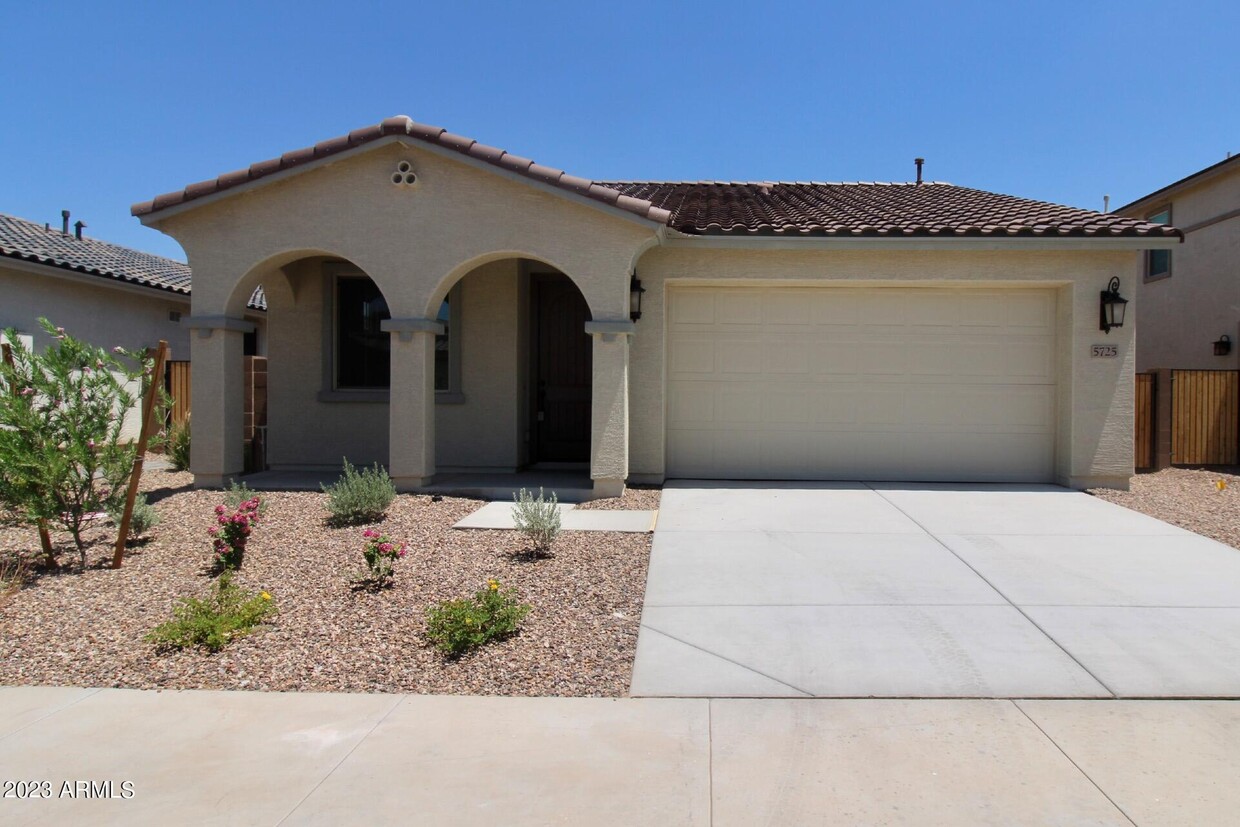 Primary Photo - 5725 S Parkwood