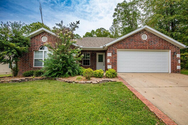 Building Photo - ***1st Months Rent Paid ***