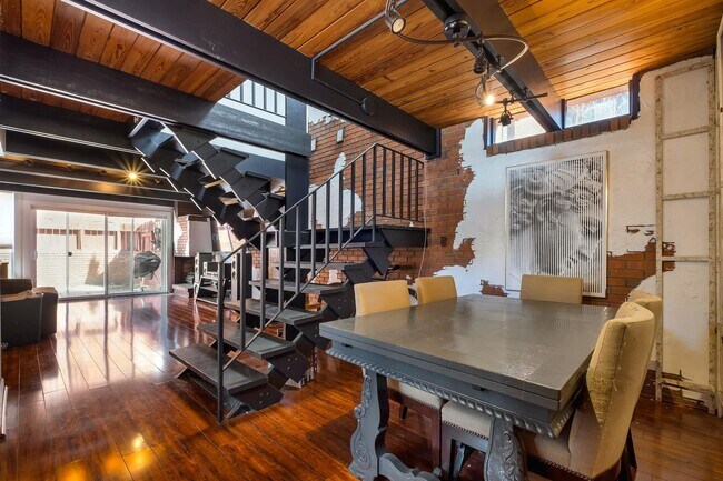 Foto del edificio - 220 Belmont Rd