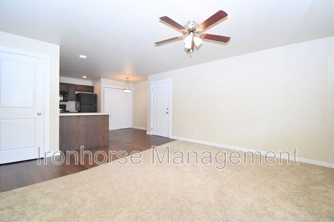 Foto del edificio - 2226 Baxter Ln