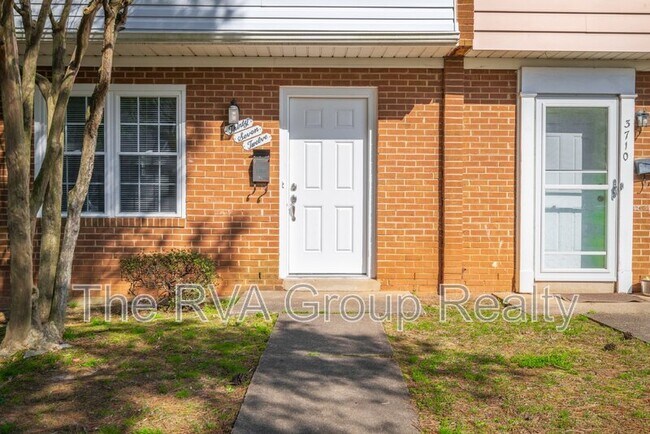 Foto del edificio - 3712 Luckylee Crescent