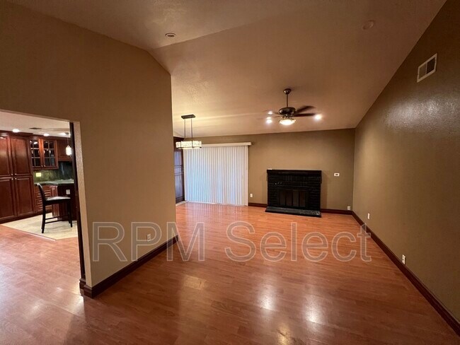 Building Photo - 9020 Lismore Dr