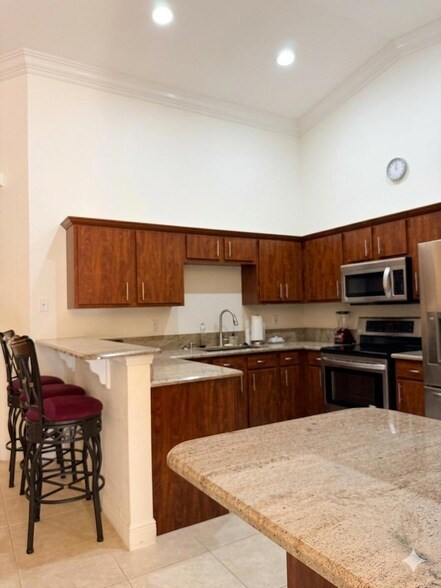 Foto del edificio - 9315 Bridgeport Dr