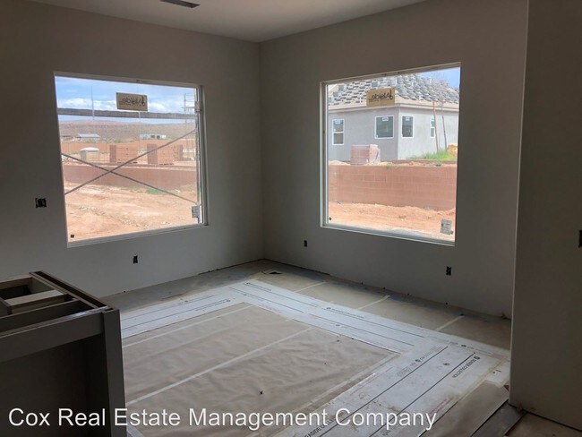 Building Photo - 5 br, 4 bath House - 3190 E Seegmiller Dr