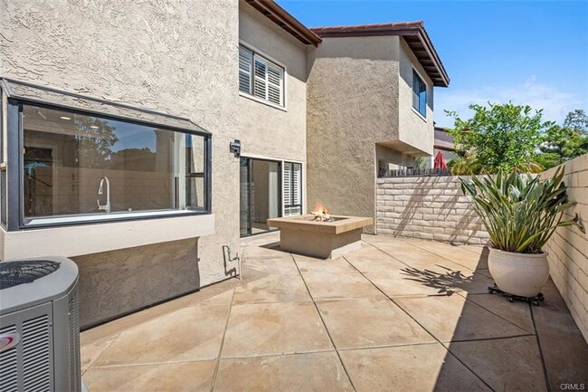Foto del edificio - 25716 Harbor Point Dr