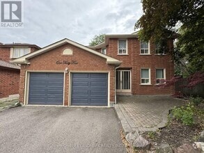 Building Photo - 144 Lyndhurst Dr