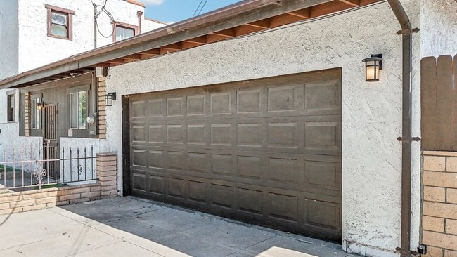 Building Photo - 3098 N Arrowhead Ave